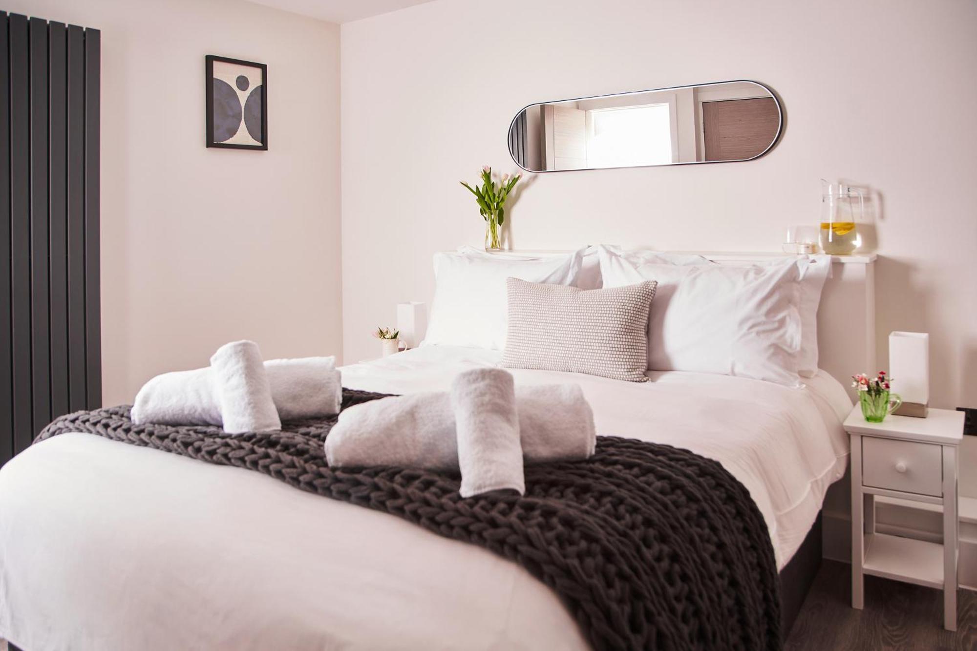 The Moorings - Stylish Duplex Apartment On Torquay Harbourside Екстер'єр фото